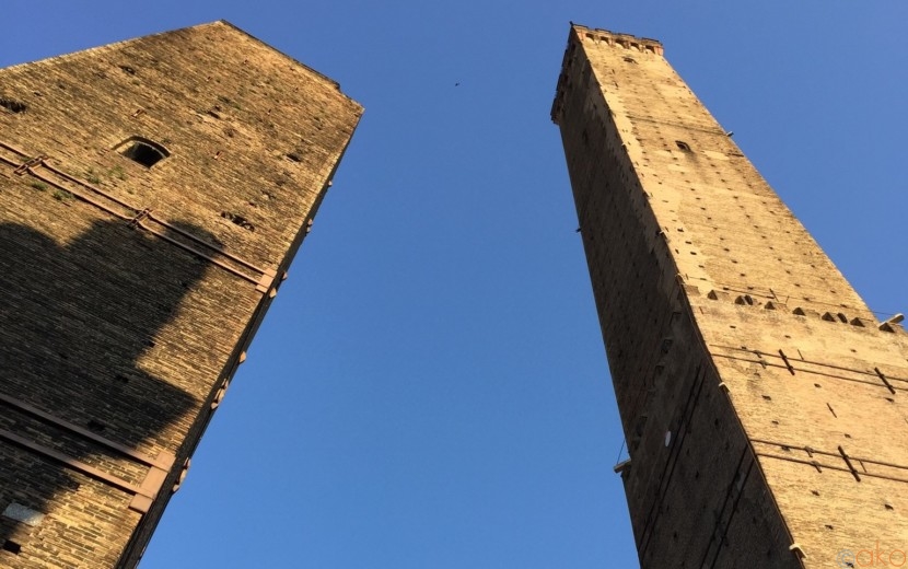 いまにも倒れそう！？「ボローニャの斜塔」の魅力を徹底解説 | イタリア観光ガイド