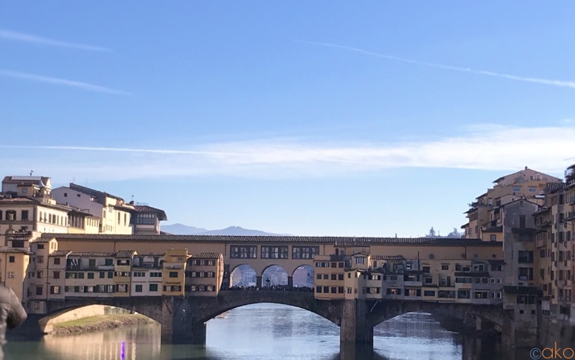 フィレンツェの街に華を添える明橋「ヴェッキオ橋」堪能ガイド♡ | イタリア観光ガイド
