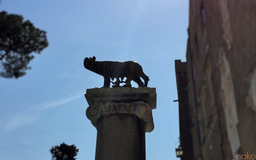 ローマの礎を築いた聖地「カンピドリオ広場」見逃せないポイント5選 | イタリア観光ガイド