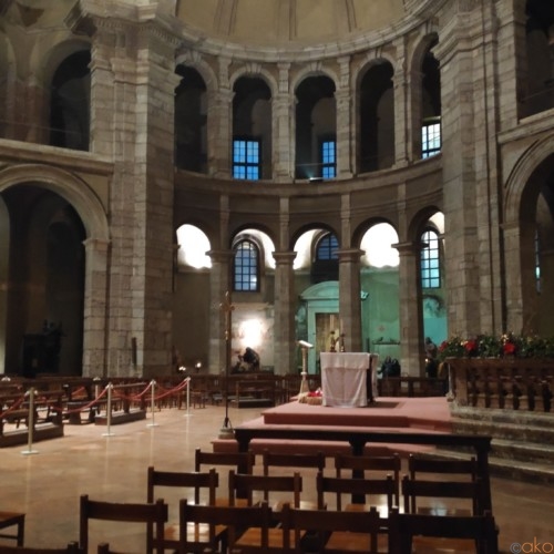 凛とした美しさ、ミラノの「サン・ロレンツォ大聖堂」の魅力。 | イタリア観光ガイド