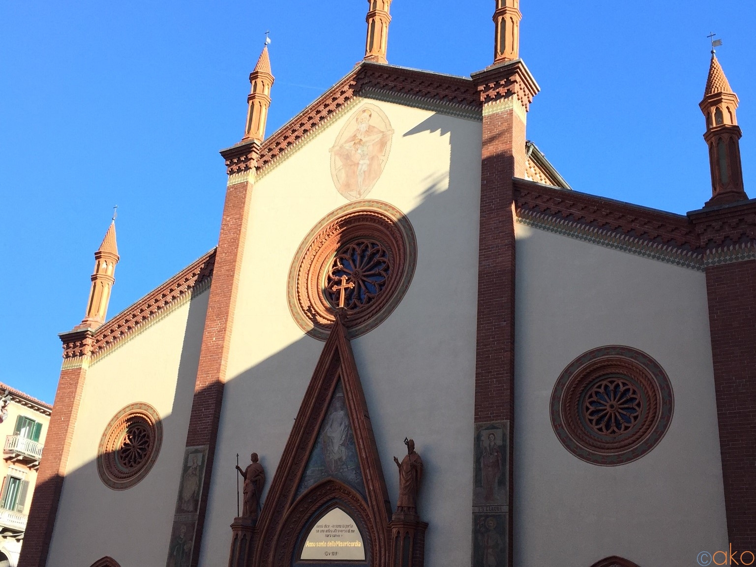 北イタリアの小さな街、ピネローロの「サン・ドナート大聖堂」| イタリア観光ガイド