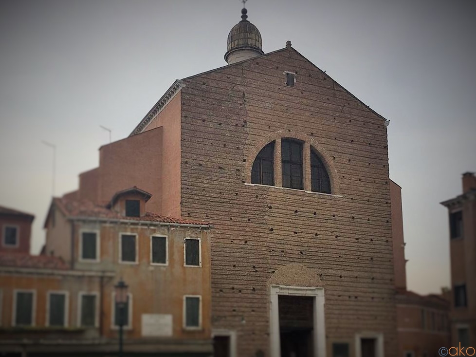 感動必至の天井画！ヴェネツィア、サン・パンタロン教会｜イタリア観光ガイド