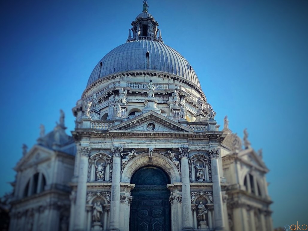 祈りの場。ヴェネツィア、サンタ・マリア・デッラ・サルーテ聖堂｜イタリア観光ガイド