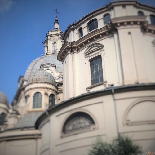 まばゆいばかりの金色の世界！トリノ、コンソラータ教会｜イタリア観光ガイド