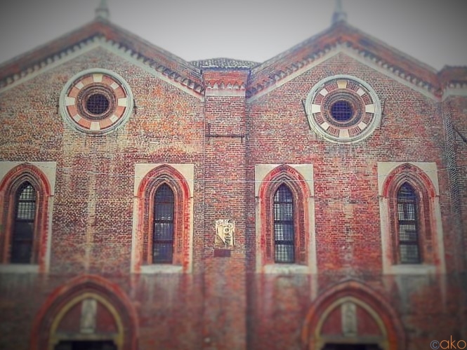 お家みたいな双子教会！ミラノ、サンタ・マリア・インコロナータ教会｜イタリア観光ガイド