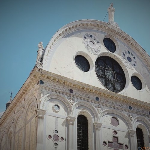 ヴェネツィアいち愛らしい、 サンタ・マリア・デイ・ミラーコリ教会｜ イタリア観光ガイド