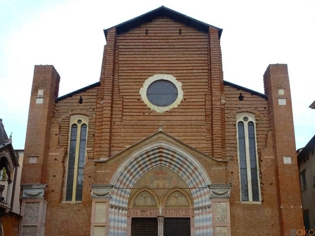 ヴェローナでナンバーワンの大きさ サンタ アナスタシア教会 イタリア観光ガイド