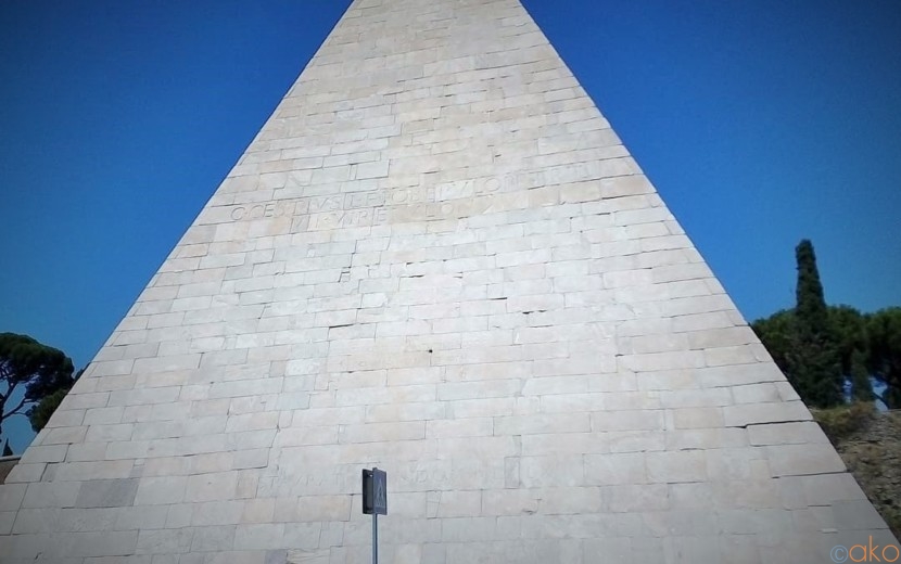 ローマにある珍百景！ガイウス・ケスティウスのピラミッド｜イタリア観光ガイド