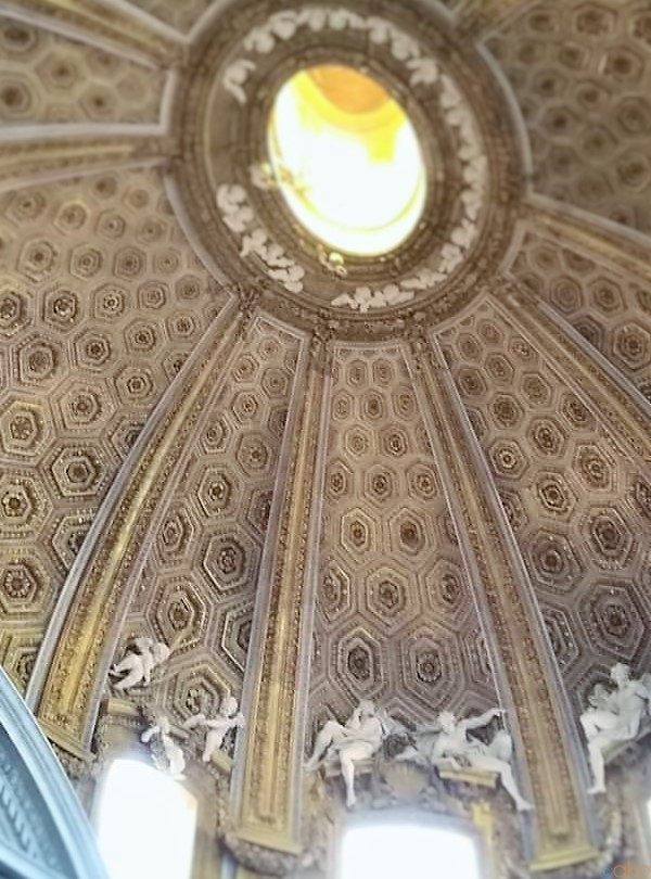 ベルニーニの美。ローマ、サンタンドレア・アル・クイリナーレ教会｜イタリア観光ガイド