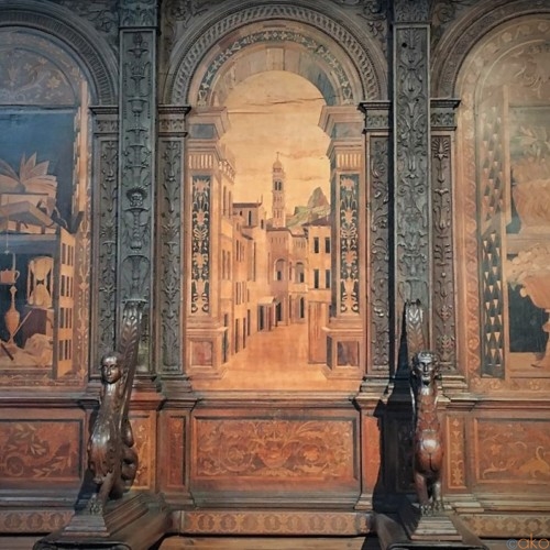 寄木画が美しい、ヴェローナ、サンタ・マリア・イン・オルガノ教会｜イタリア観光ガイド