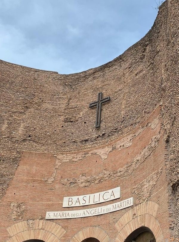 ローマ、サンタ・マリア・デランジェリ・エ・デイ・マルティーリ聖堂｜イタリア観光ガイド