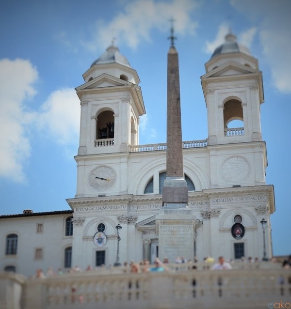 行ったことある？ローマ、トリニタ・デイ・モンティ教会｜イタリア観光ガイド