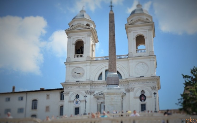 行ったことある？ローマ、トリニタ・デイ・モンティ教会｜イタリア観光ガイド