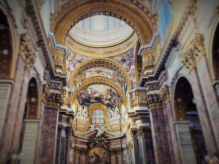 ローマ、サンティ・アンブロージョ・エ・カルロ・アル・コルソ聖堂｜イタリア観光ガイド