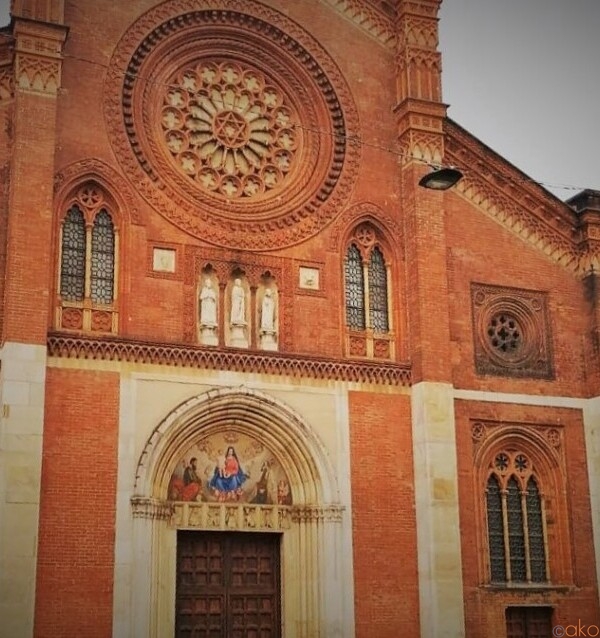 ミラノのドゥオーモに次ぐ壮大なスケール感！サン・マルコ教会｜イタリア観光ガイド
