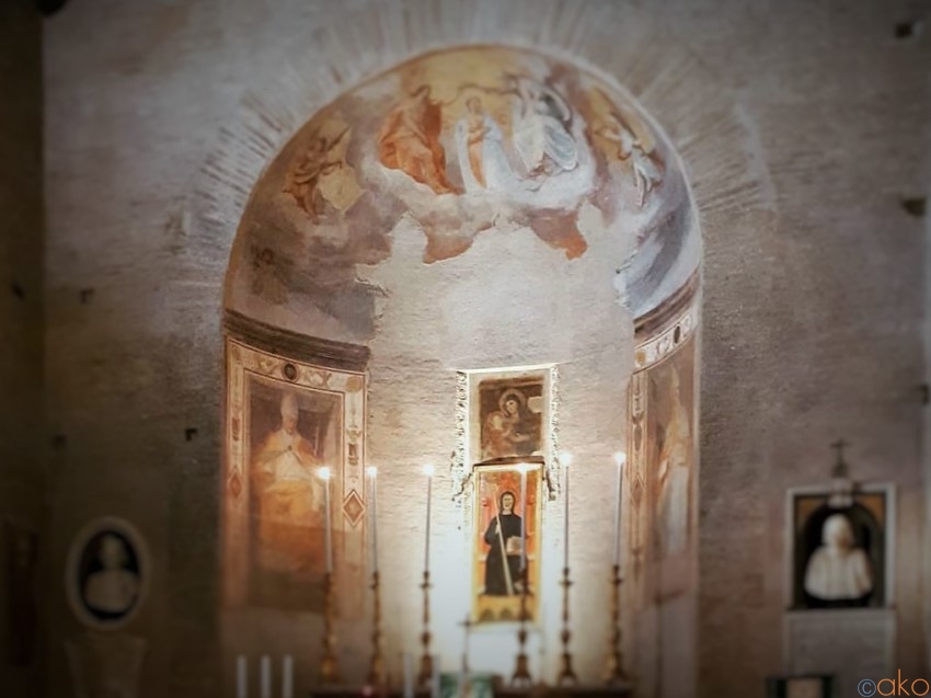 ローマ最小級！サン・ベネデット・イン・ピシヌーラ教会に癒される。｜イタリア観光ガイド