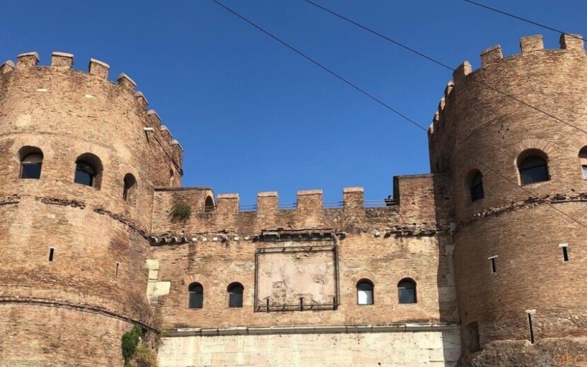 圧倒的な美を誇る、古代ローマ時代の城壁跡。サン・パオロ門｜イタリア観光ガイド