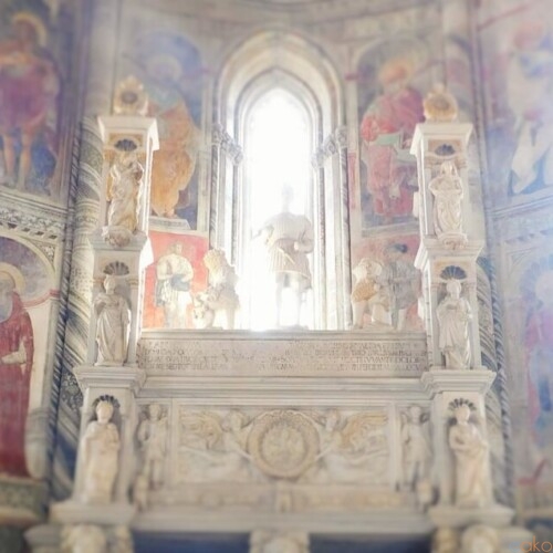 趣の異なる2つの神聖な場所。ナポリ、カラッチョロ礼拝堂｜イタリア観光ガイド