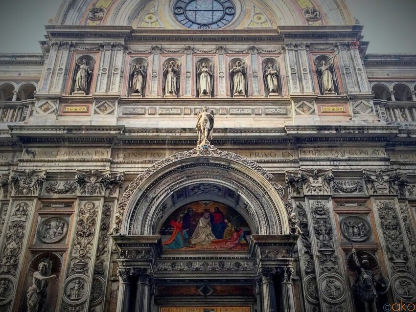 美しすぎる外観。ジェノヴァ、サンタ・マリア・インマコラータ聖堂｜イタリア観光ガイド
