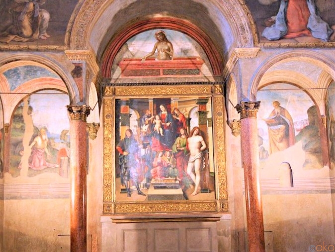 礼拝堂が見どころ。ボローニャ、サン・ジャコモ・マッジョーレ教会｜イタリア観光ガイド