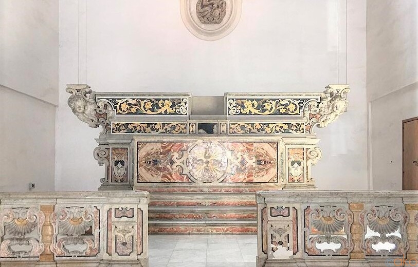 ナポリの元教会、サン・セヴェーロ・アル・ペンディーノ教会｜イタリア観光ガイド