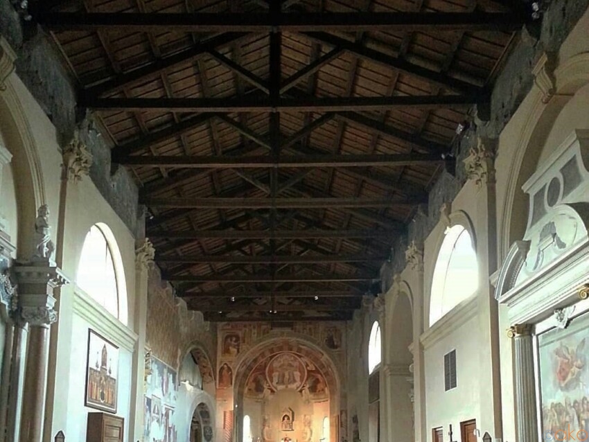 ヴェローナの歴史を見つめる、サンティッシマ・トリニタ教会｜イタリア観光ガイド